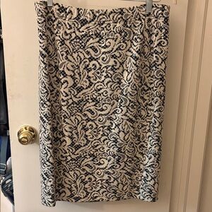 St. John Collection Black and Cream Patterned Pencil Skirt